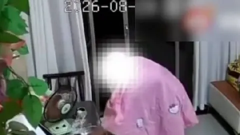 斯卡马卡在萨里指导下，蜕变之路即将开启：不容错过的精彩瞬间
